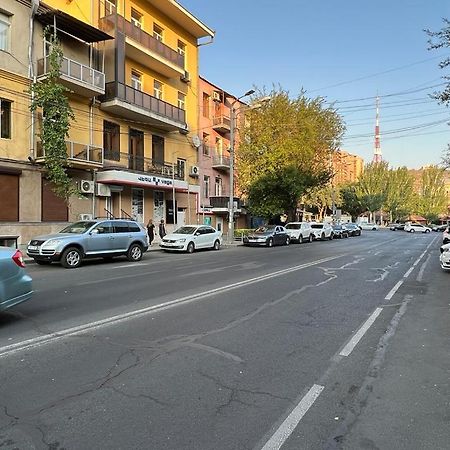 Tumanyan Street 3 Bedroom Deluxe Apartment With Large Balcony Tm662 Jerevan Eksteriør bilde