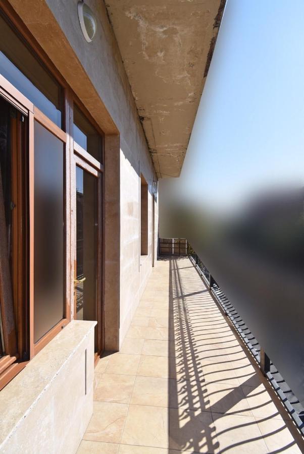 Tumanyan Street 3 Bedroom Deluxe Apartment With Large Balcony Tm662 Jerevan Eksteriør bilde